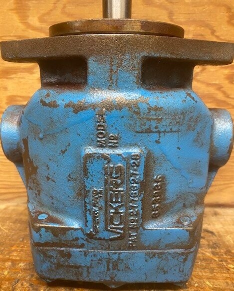 Sperry-Vickers PVB15 RSY-31-CM-11 Hydraulic Piston Pump - Image 3