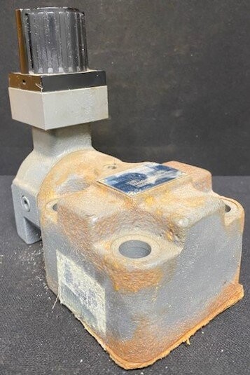 Sperry-Vickers TCG20-06-BYD2L-11 Hydraulic Valve - Image 2