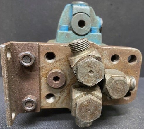 Sperry-Vickers XG 03 3F 22UG Hydraulic Valve - Image 3
