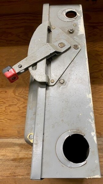 Square D H-323-N Enclosed Fusible Safety Switch - Image 2