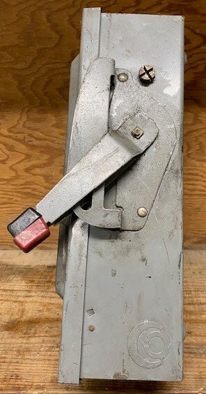 Square D H361 Series D2 Enclosed Fusible Safety Switch - Image 2