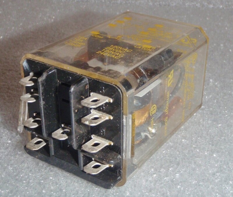 Square D KL12V20 Relay