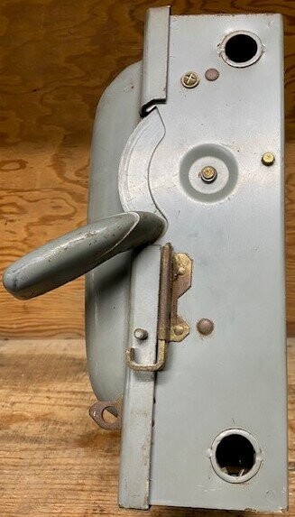 Square D Unknown Model Enclosed Fusible Safety Switch - Image 2