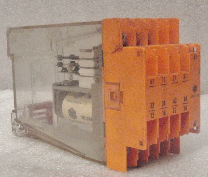 Schleicher SS 22 Relay Unit - Image 3