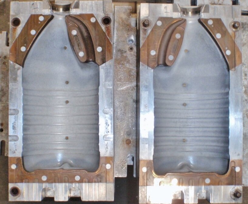 TCC Unknown Model Industrial Round Ribbed Gallon Blow Mold