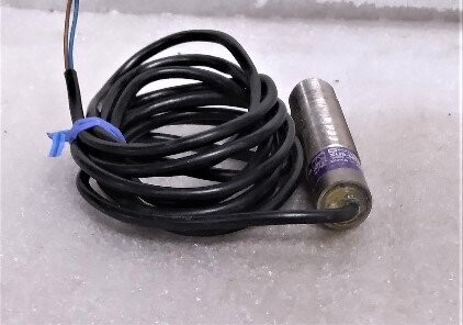 Telemecanique XU8-M18MA230 Photoelectric Sensor