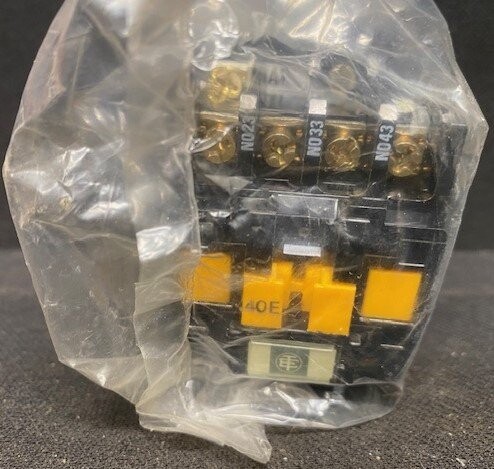Telemecanique CA2-DN140FA60 10 Amp Contactor - Image 2