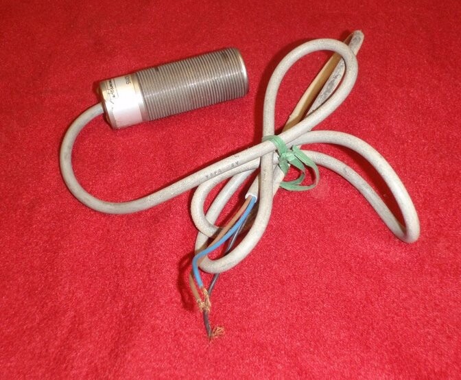 Telemecanique XTA-H153115 Proximity Sensor