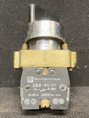 Telemecanique ZB2-BE101 Contact Block on Mounting Block with Selector Switch