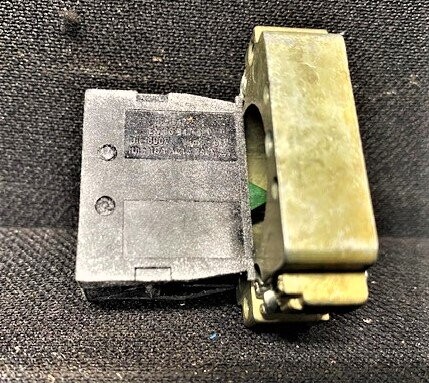 Telemecanique ZB2-BE101 Contact Block with Mounting Block - Image 3