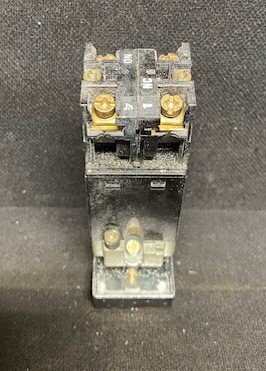 Telemecanique ZB2-BE101/ZB2-BE102 Contact Blocks on Pilot Light with On/Off Switch - Image 4