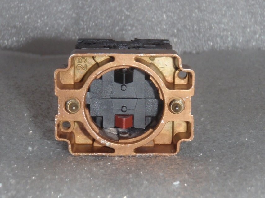 Telemecanique ZB2BZ1051 - Image 3