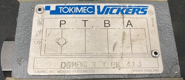 Tokimec-Vickers DGMDC3YPK41J Hydraulic Valve - Image 2
