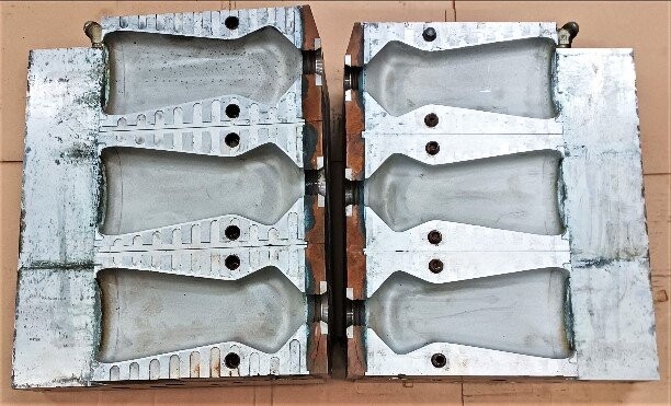 Uniloy 50013 19oz Hour Glass Bottle Blow Mold