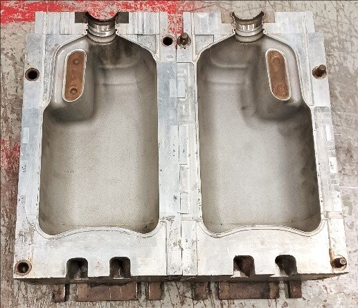 Uniloy 858 Square Gallon Blow Mold