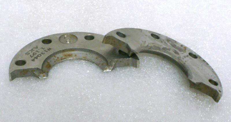 AKS 13044 Striker Plate for Uniloy