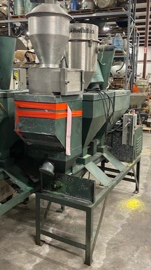 Uniloy Unknown Model 3 Bin Blender - Image 2