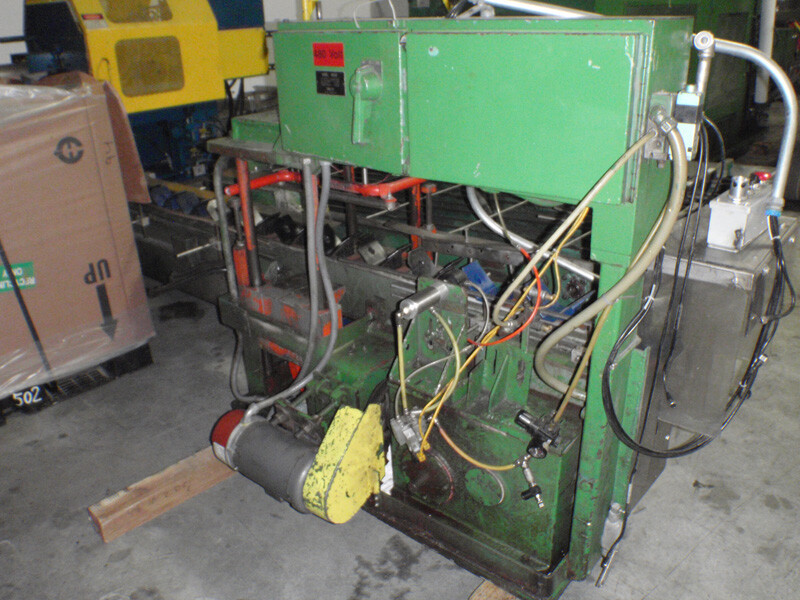 Uniloy 350R1 Blow Mold Machine - Image 4