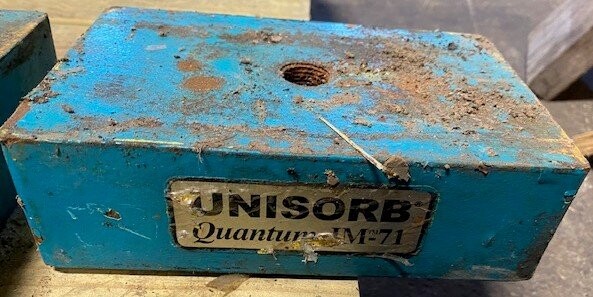 Unisorb IM-71 Mounting Pad