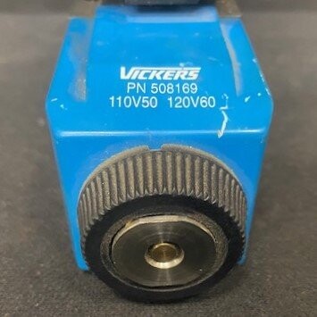 Vickers 508169 110/120V Solenoid on Manifold - Image 2