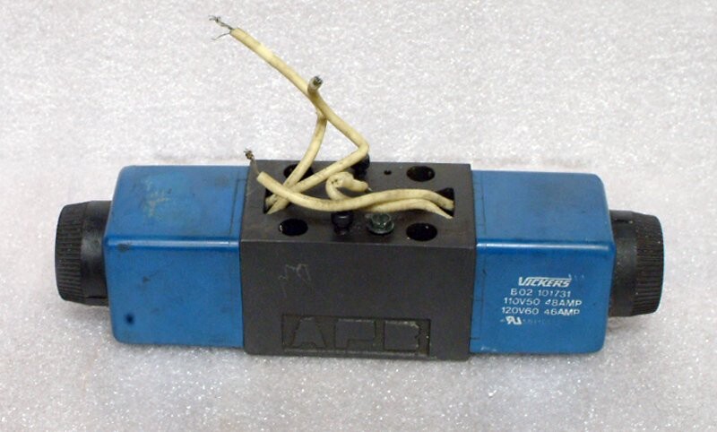 Vickers B02-101731 110/120V Solenoid