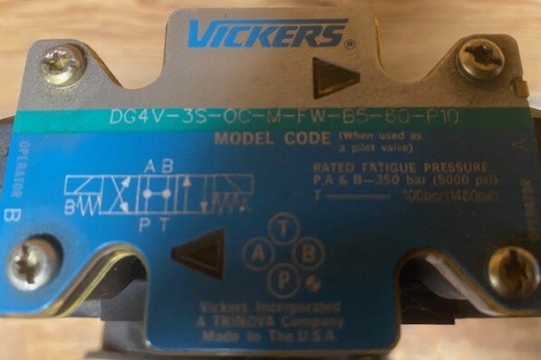 Vickers CG5100CCMFWB5P10 Hydraulic Valve - Image 4