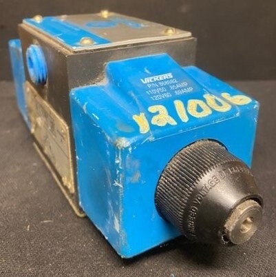 Vickers DG4S4-0133C-B-60 Hydraulic Pilot Valve