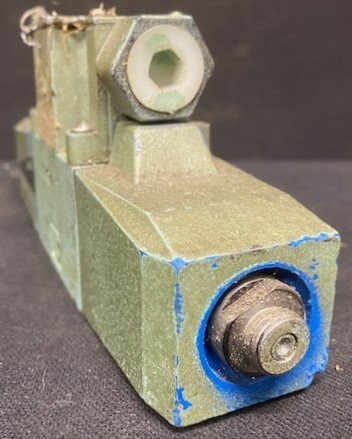 Vickers DG4SM-3-2C-P7-H-50 Directional Control Valve - Image 2