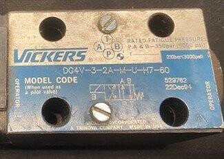 Vickers DG4V-3-2A-M-U-H7-60 Hydraulic Valve - Image 2