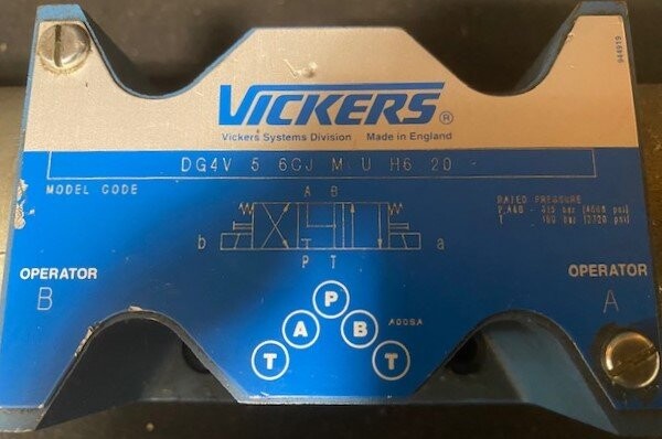 Vickers DG4V 5 6CJ M U H6 20 Directional Hydraulic Valve - Image 3