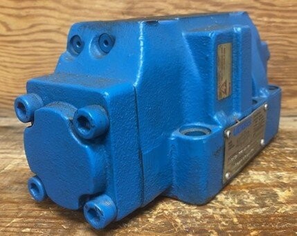 Vickers DG5S8 33C WB 10 Directional Control Valve