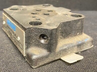 Vickers DGAM-3-01-10 Hydraulic Valve Adapter Plate