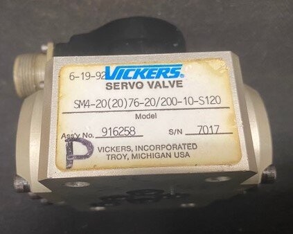 Vickers SM4-20(20)76-20/200-10-S120 Servo Valve - Image 2