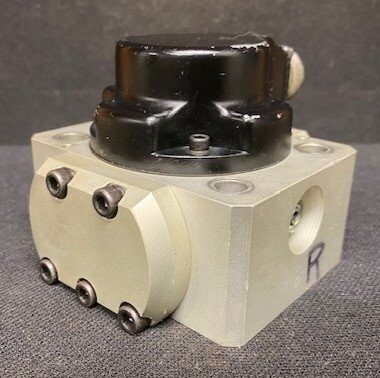 Vickers SM4-20(20)76-20/200-10-S120 Servo Valve - Image 3