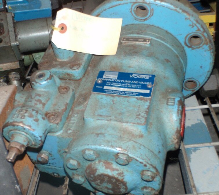 Vickers VC-109-AC-3DB-6 Combination Pump and Valves
