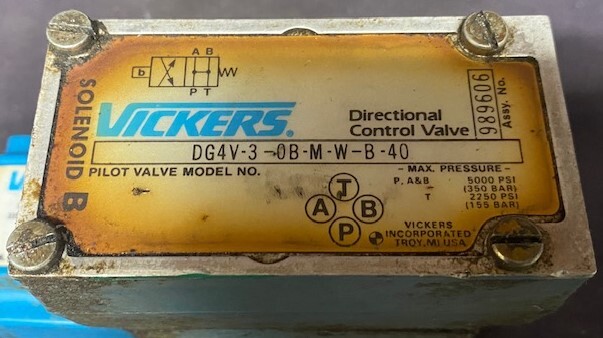 Vickers DG4V-3-0B-M-W-B-40 Hydraulic Directional Control Valve - Image 2