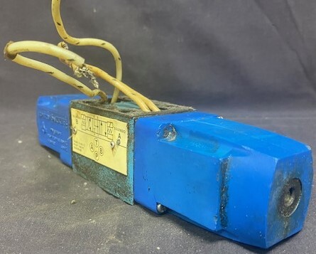 Vickers DG4V-3-6B/C Hydraulic Valve