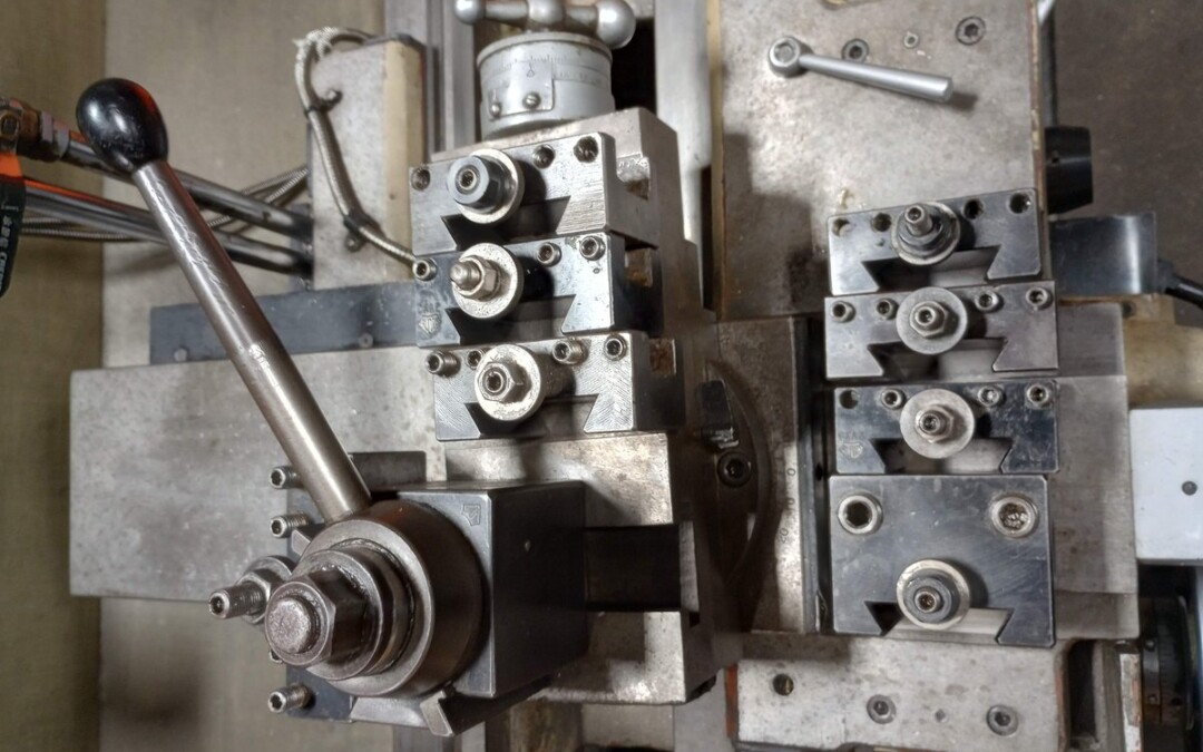 Victor 1660B Engine Lathe - Image 2