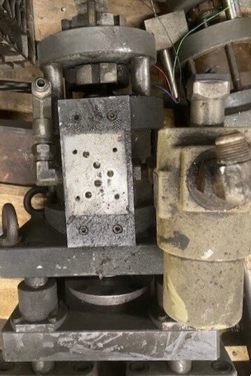 W. Mueller S2/90-180T-PVC.1-Channel 2x180mm Blow Mold Machine Head - Image 3