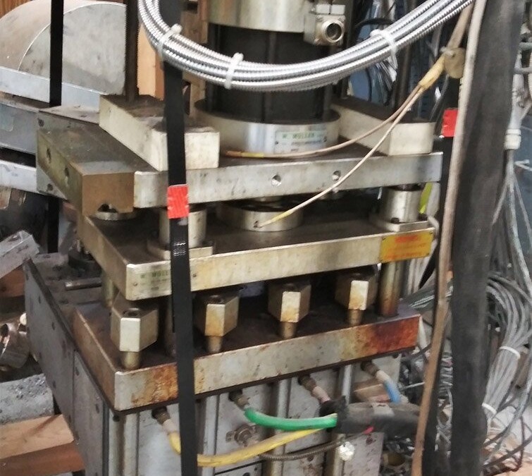 W. Mueller S4/35-100 T-PE, Reco 3 4x100mm PE EBM Head