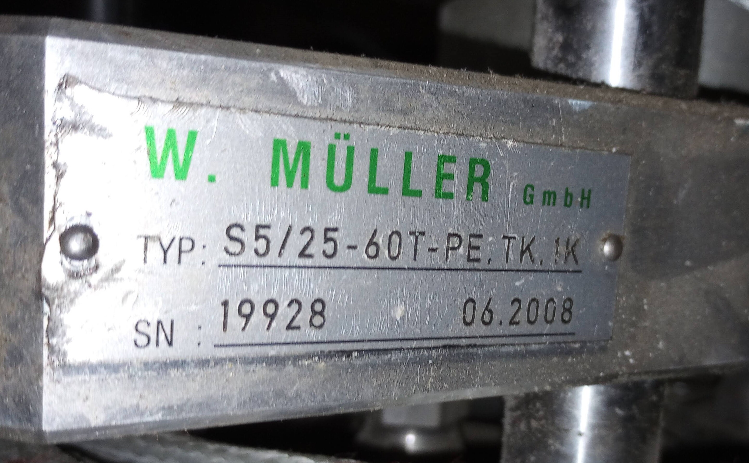 W. Mueller S5/25-60T-PE, TK, 1K 5x60mm Blow Mold Machine Head - Image 3