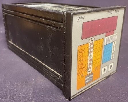 West-Gultan 2070 Temperature Controller